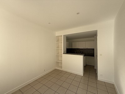 APPARTEMENT T3 A LOUER - LYON 1ER ARRONDISSEMENT Louis-Pradel - 84.1 m2 - 1345€ charges comprises par mois