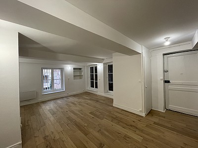 APPARTEMENT T3 A LOUER - LYON 1ER ARRONDISSEMENT - 67.12 m2 - 1085€ charges comprises par mois