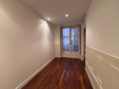 APPARTEMENT T3 A LOUER - LYON 1ER ARRONDISSEMENT - 73.11 m2 - 1 150 € charges comprises par mois