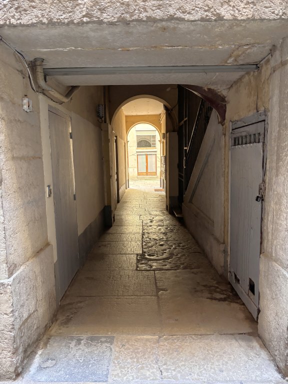 APPARTEMENT T3 A LOUER - LYON 1ER ARRONDISSEMENT - 73.11 m2 - 1�150�&euro; charges comprises par mois