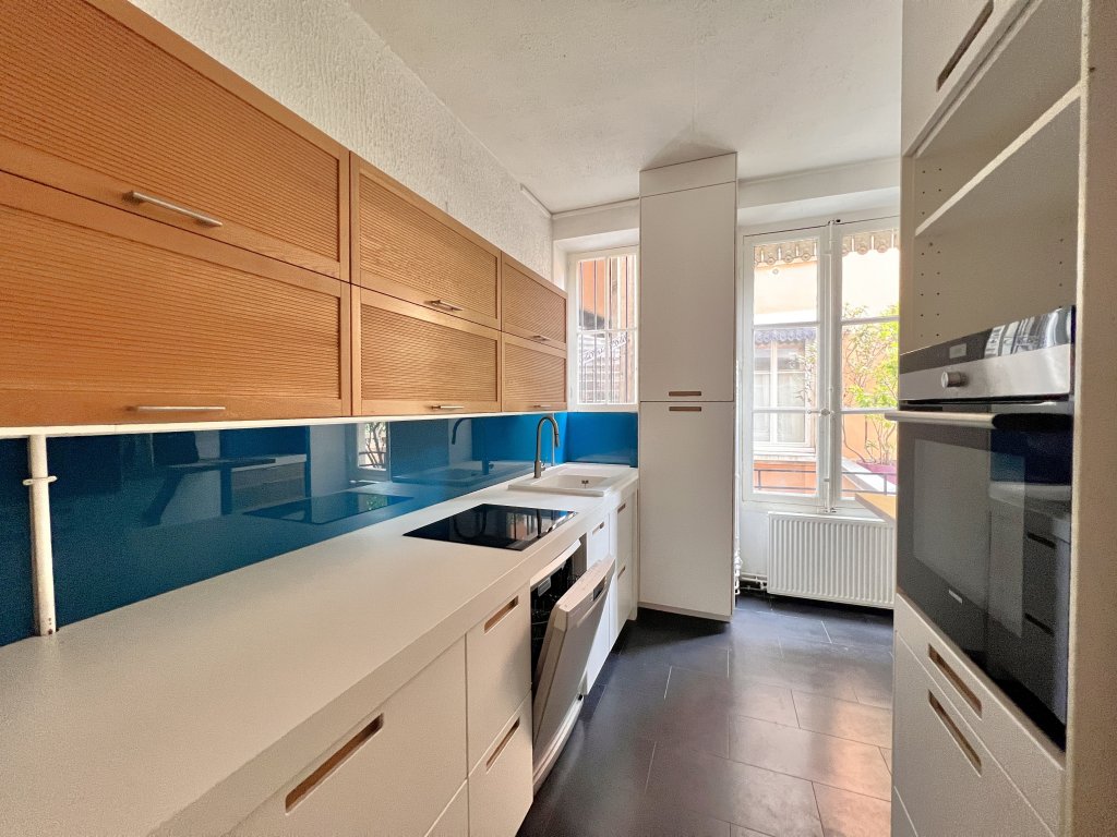 APPARTEMENT T3 A LOUER - LYON 1ER ARRONDISSEMENT - 93.09 m2 - 1�713�&euro; charges comprises par mois