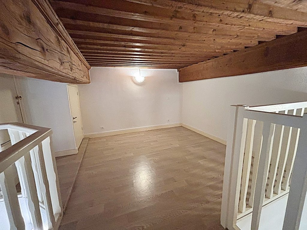 APPARTEMENT T3 A LOUER - LYON 1ER ARRONDISSEMENT - 77.36 m2 - 1 130 &euro; charges comprises par mois