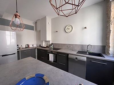 APPARTEMENT T3 A LOUER - LYON 2EME ARRONDISSEMENT - 76.1 m2 - 1 550 € charges comprises par mois