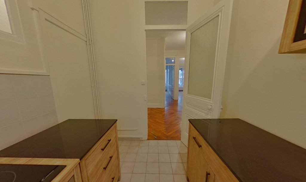 APPARTEMENT T3 A LOUER - LYON 2EME ARRONDISSEMENT - 92.23 m2 - 1�360�&euro; charges comprises par mois