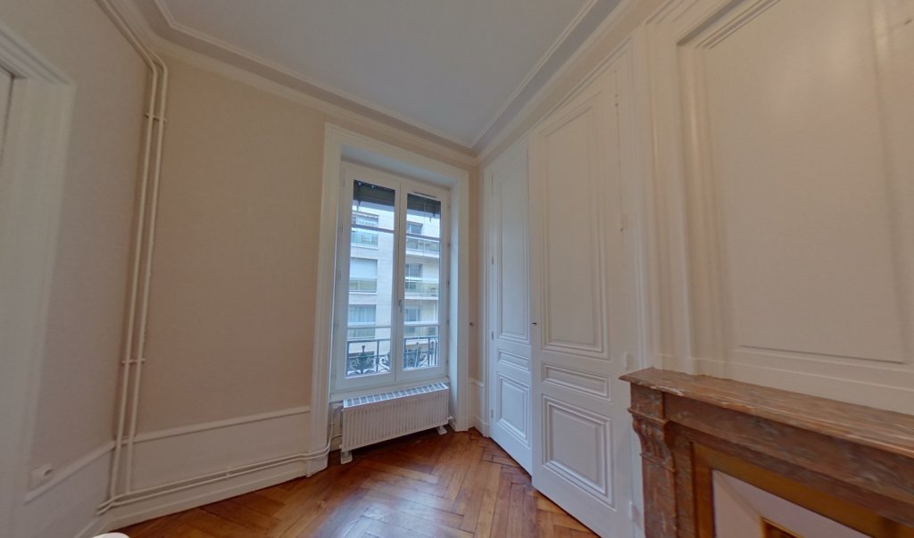 APPARTEMENT T3 A LOUER - LYON 2EME ARRONDISSEMENT - 92.23 m2 - 1�360�&euro; charges comprises par mois