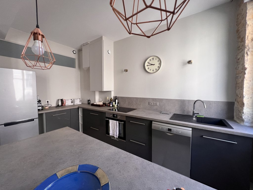 APPARTEMENT T3 A LOUER - LYON 2EME ARRONDISSEMENT - 76.1 m2 - 1�550�&euro; charges comprises par mois