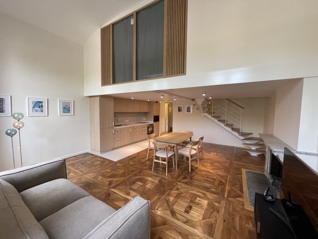 APPARTEMENT T3 A LOUER - LYON 2EME ARRONDISSEMENT - 74.85 m2 - 1 690 &euro; charges comprises par mois