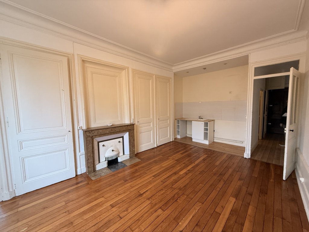 APPARTEMENT T3 A LOUER - LYON 3EME ARRONDISSEMENT - 63.55 m2 - 1�030�&euro; charges comprises par mois