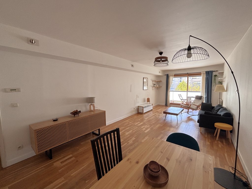 APPARTEMENT T3 A LOUER - LYON 3EME ARRONDISSEMENT - 75.28 m2 - 1 490 &euro; charges comprises par mois