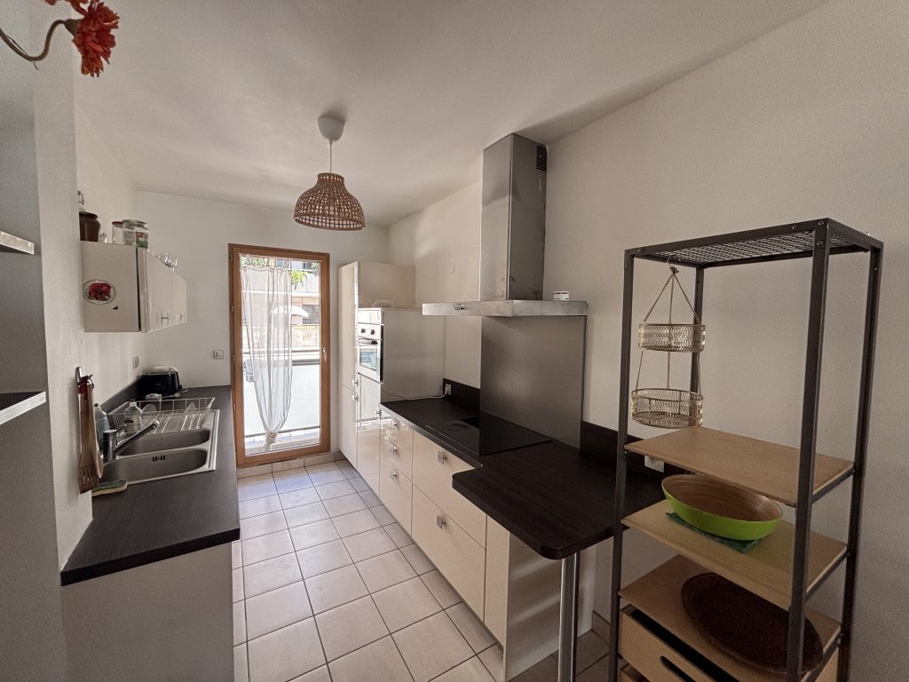 APPARTEMENT T3 A LOUER - LYON 3EME ARRONDISSEMENT - 75.28 m2 - 1 490 &euro; charges comprises par mois