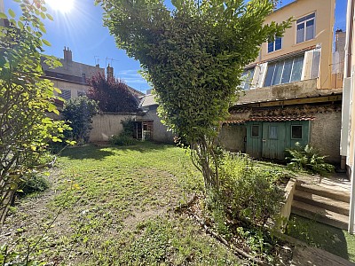 APPARTEMENT T2 A LOUER - LYON 4EME ARRONDISSEMENT - 54.76 m2 - 1622€ charges comprises par mois
