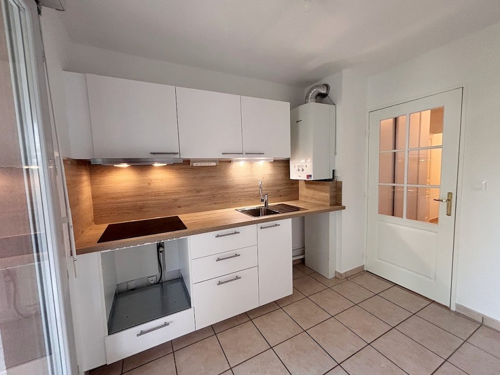 APPARTEMENT T3 A LOUER - LYON 4EME ARRONDISSEMENT - 67.31 m2 - 1 200 &euro; charges comprises par mois