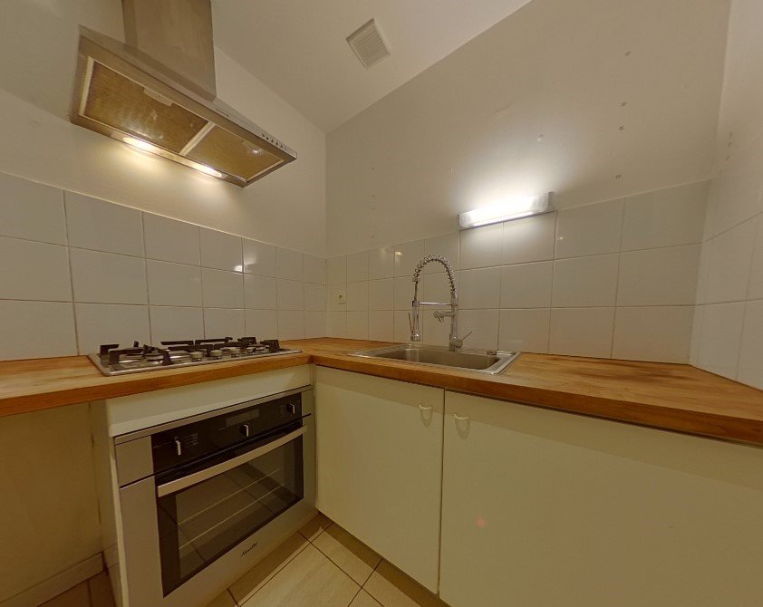 APPARTEMENT T3 A LOUER - LYON 4EME ARRONDISSEMENT Place Croix Rousse-Austerlitz - 68.57 m2 - 1 118 &euro; charges comprises par mois