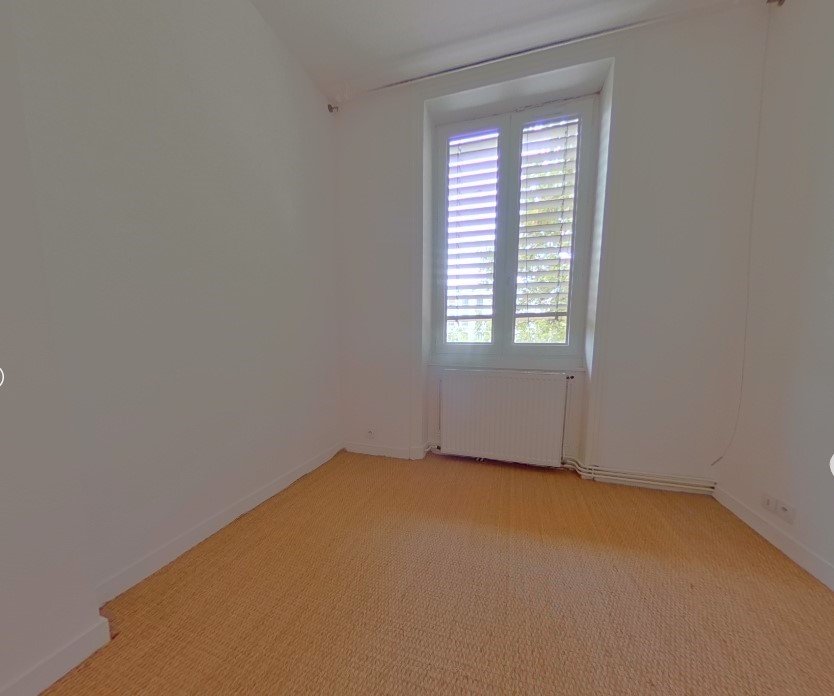 APPARTEMENT T3 A LOUER - LYON 4EME ARRONDISSEMENT Place Croix Rousse-Austerlitz - 68.57 m2 - 1 118 &euro; charges comprises par mois