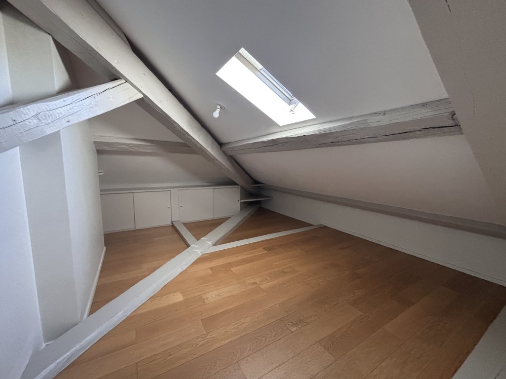 APPARTEMENT T3 A LOUER - LYON 5EME ARRONDISSEMENT - 61.2 m2 - 1 260 &euro; charges comprises par mois