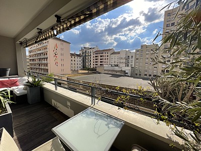 APPARTEMENT T3 A LOUER - LYON 6EME ARRONDISSEMENT - 94.03 m2 - 2073€ charges comprises par mois