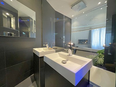 APPARTEMENT T3 A LOUER - LYON 6EME ARRONDISSEMENT - 94.03 m2 - 2073€ charges comprises par mois