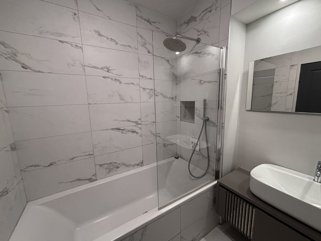 APPARTEMENT T3 A LOUER - LYON 6EME ARRONDISSEMENT - 55.7 m2 - 1�300�&euro; charges comprises par mois