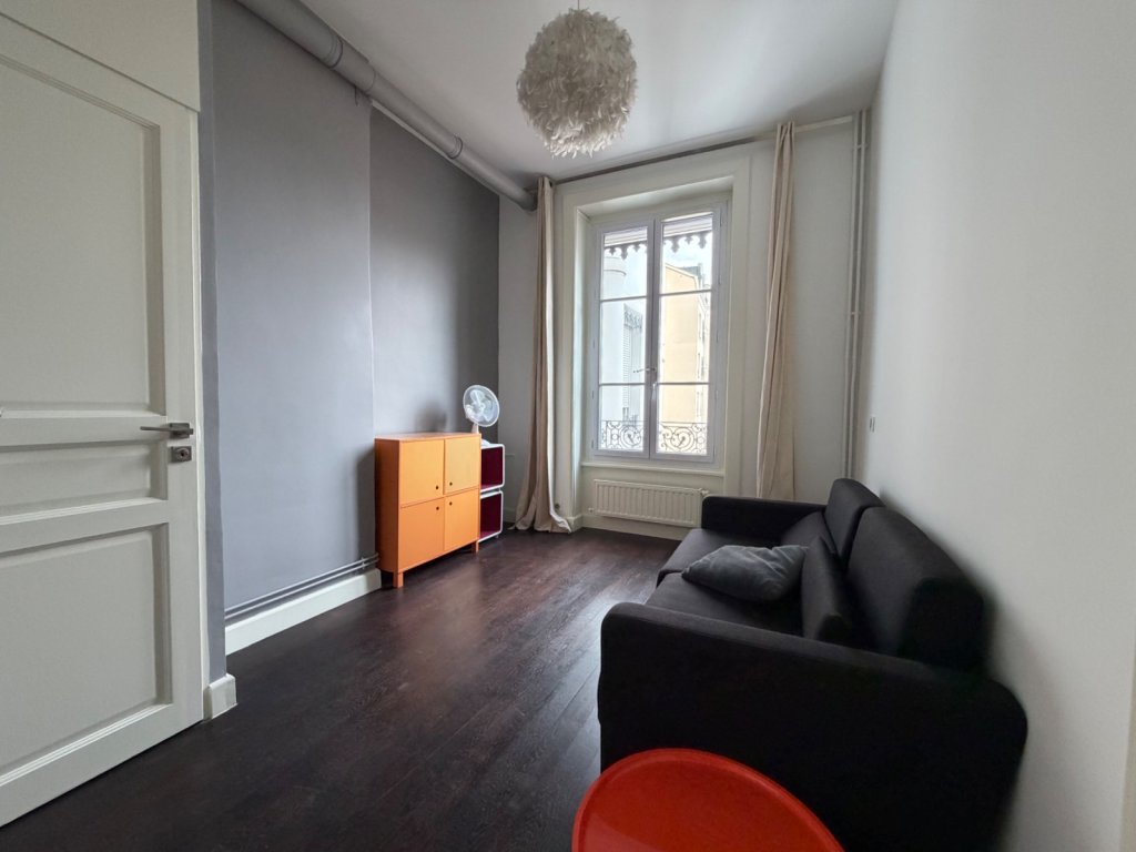 APPARTEMENT T3 A LOUER - LYON 6EME ARRONDISSEMENT - 103 m2 - 1 490 &euro; charges comprises par mois