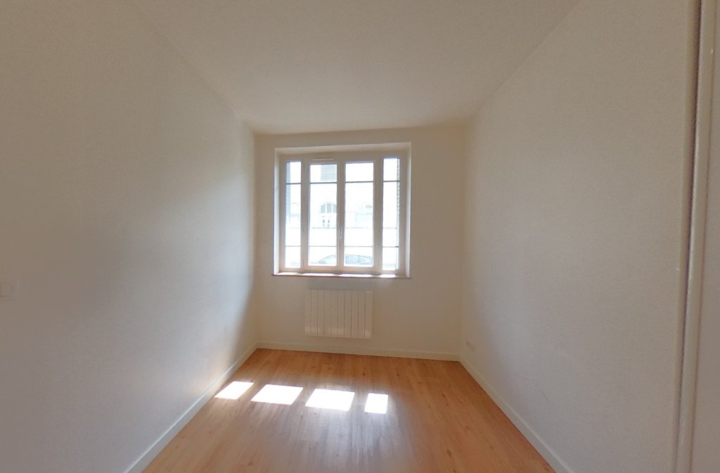 APPARTEMENT T3 A LOUER - LYON 7EME ARRONDISSEMENT - 62.72 m2 - 834 &euro; charges comprises par mois