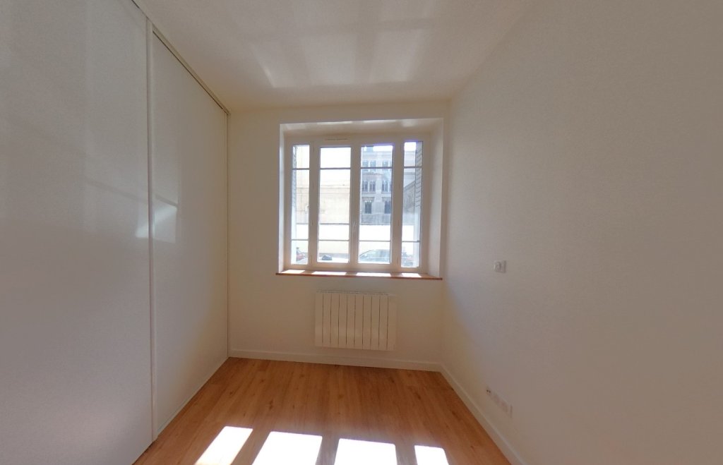 APPARTEMENT T3 A LOUER - LYON 7EME ARRONDISSEMENT - 62.72 m2 - 834 &euro; charges comprises par mois