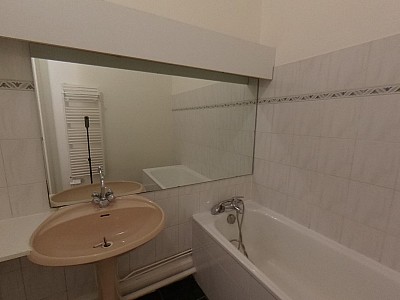 APPARTEMENT T3 A LOUER - LYON 7EME ARRONDISSEMENT - 94.51 m2 - 1 230 € charges comprises par mois
