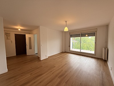 APPARTEMENT T3 A LOUER - STE FOY LES LYON - 79.81 m2 - 1 425 &euro; charges comprises par mois