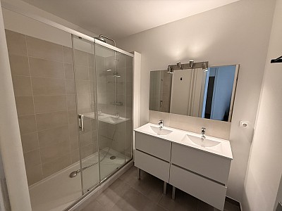 APPARTEMENT T3 A LOUER - STE FOY LES LYON - 79.81 m2 - 1 425 &euro; charges comprises par mois