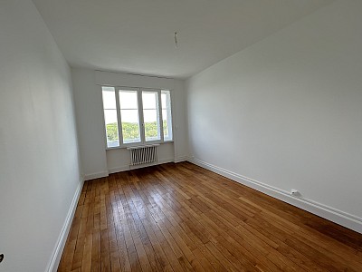 APPARTEMENT T4 A LOUER - CALUIRE ET CUIRE - 108,98 m2 - 1490 € charges comprises par mois
