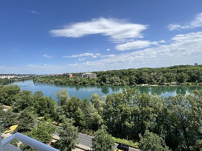 APPARTEMENT T4 A LOUER - CALUIRE ET CUIRE - 108,98 m2 - 1490 € charges comprises par mois