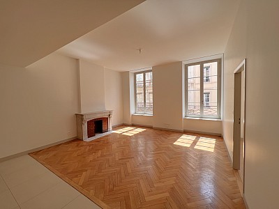 APPARTEMENT T4 A LOUER - LYON 2EME ARRONDISSEMENT - 80.94 m2 - 1720€ charges comprises par mois