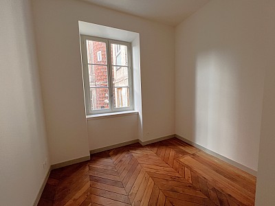 APPARTEMENT T4 A LOUER - LYON 2EME ARRONDISSEMENT - 80.94 m2 - 1720€ charges comprises par mois