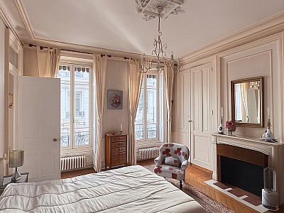 APPARTEMENT T4 A LOUER - LYON 2EME ARRONDISSEMENT - 138 m2 - 1990€ charges comprises par mois