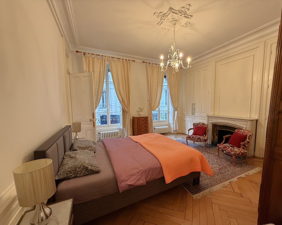 APPARTEMENT T4 A LOUER - LYON 2EME ARRONDISSEMENT - 138.7 m2 - 1�940�&euro; charges comprises par mois