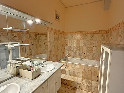 APPARTEMENT T4 A LOUER - LYON 2EME ARRONDISSEMENT - 138.7 m2 - 1�940�&euro; charges comprises par mois