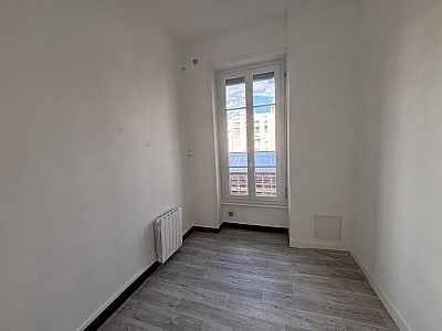 APPARTEMENT T4 A LOUER - LYON 3EME ARRONDISSEMENT - 85.47 m2 - 1 329 € charges comprises par mois