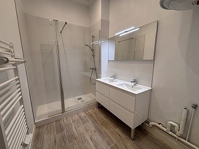 APPARTEMENT T4 A LOUER - LYON 3EME ARRONDISSEMENT - 85.47 m2 - 1 329 € charges comprises par mois