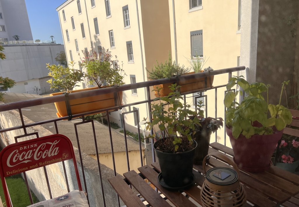 APPARTEMENT T4 A LOUER - LYON 7EME ARRONDISSEMENT - 84.26 m2 - 1 250 &euro; charges comprises par mois