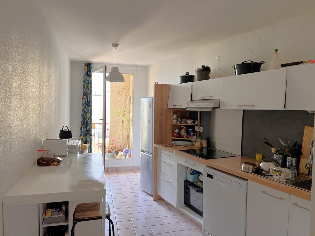 APPARTEMENT T4 A LOUER - LYON 7EME ARRONDISSEMENT - 84.26 m2 - 1 250 &euro; charges comprises par mois