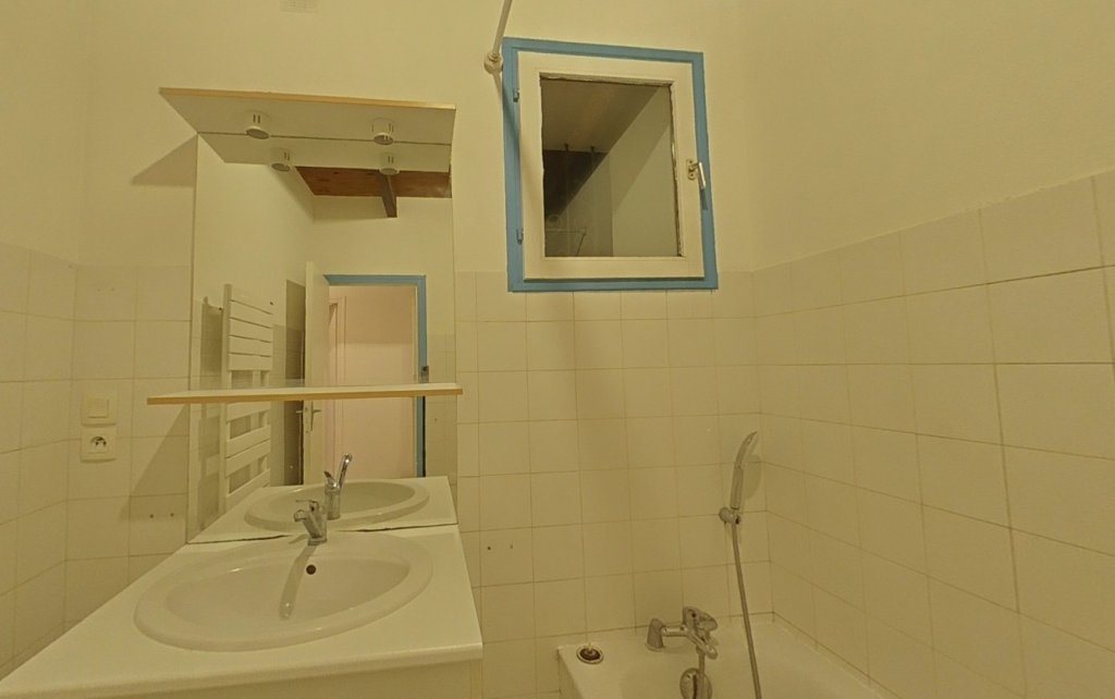 APPARTEMENT T5 A LOUER - BRIGNAIS - 116.7 m2 - 1�110�&euro; charges comprises par mois