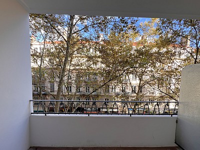 APPARTEMENT T4 A LOUER - LYON 7EME ARRONDISSEMENT - 108.28 m2 - 1565 € charges comprises par mois