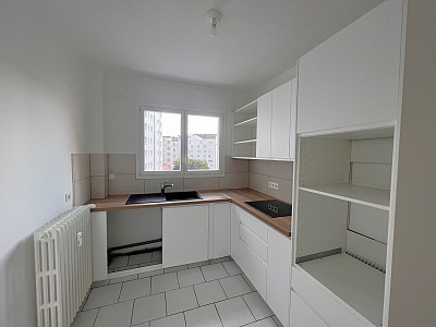 APPARTEMENT T4 A LOUER - LYON 7EME ARRONDISSEMENT - 108.28 m2 - 1565 € charges comprises par mois