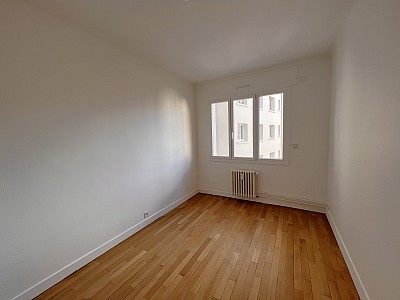 APPARTEMENT T4 A LOUER - LYON 7EME ARRONDISSEMENT - 108.28 m2 - 1565 € charges comprises par mois