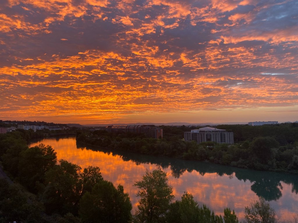 APPARTEMENT T5 A VENDRE - CALUIRE ET CUIRE - 108.98 m2 - 500�000�&euro;