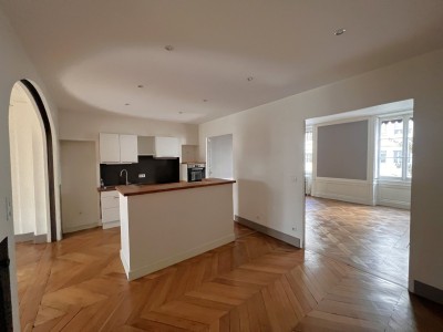 APPARTEMENT T6 A VENDRE - LYON 2EME ARRONDISSEMENT - 162.29 m2 - 850000 €